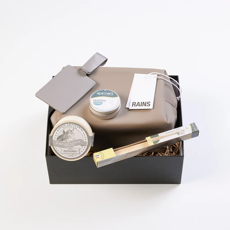 La Travel Trove Box