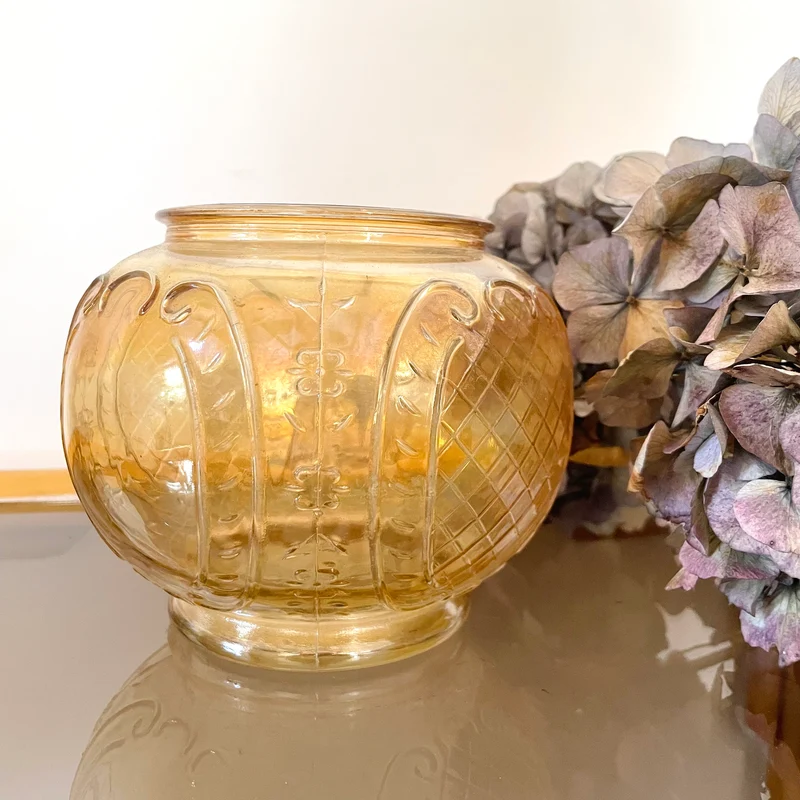 Vase boule en verre irisé